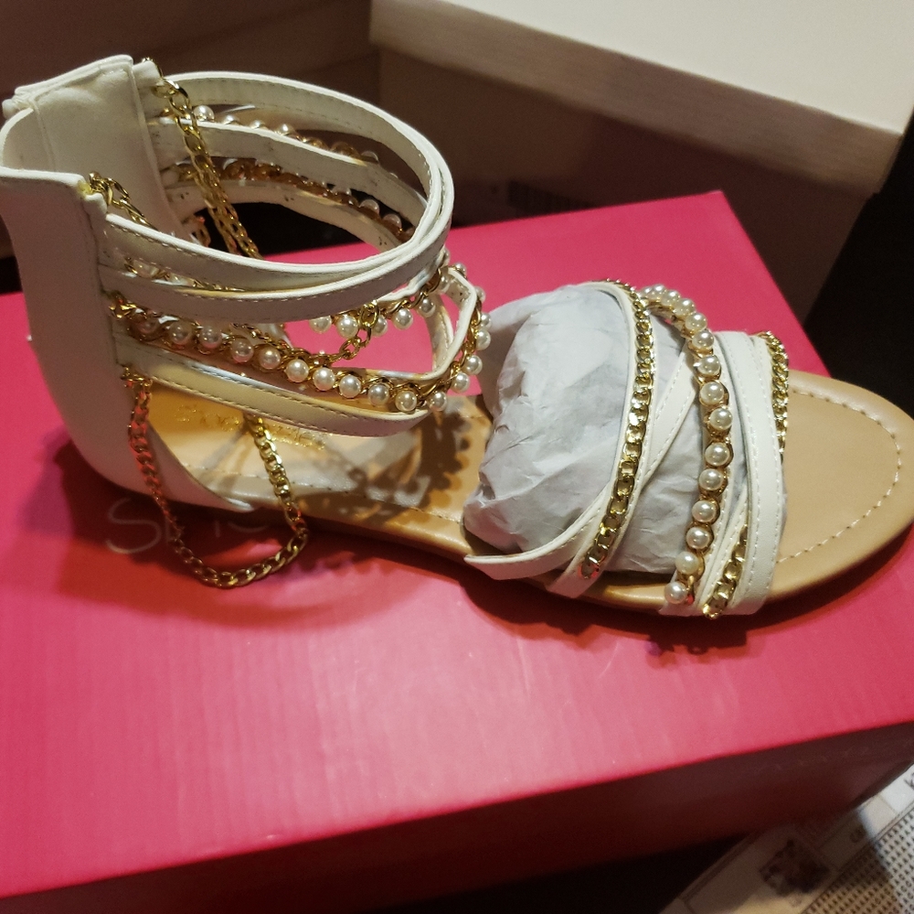 Strappy sandal
